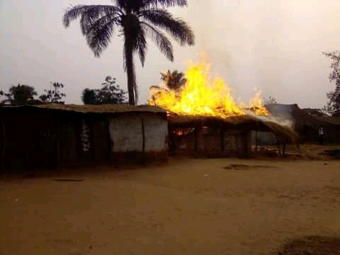 Kasaï-Central: Une école secondaire prend feu à Bilomba, la société civile appelle à la rescousse