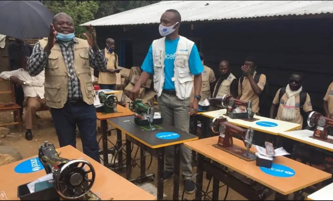 Sud-Kivu: L’UNICEF donne des kits de réinsertion socio-économique à 154 jeunes adolescents de Mwenga