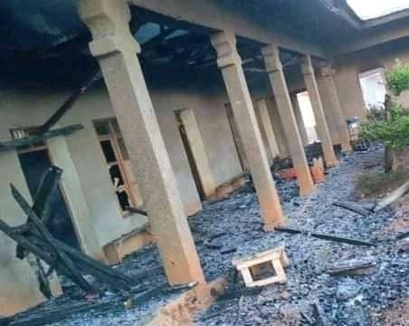 Nord-Kivu : le centre de santé de Kyalumba  incendié par des rebelles ADF à Beni-Bashu