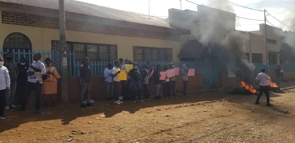 Bukavu: manifestation de colère, des agents en sit-in devant la division provinciale de la santé