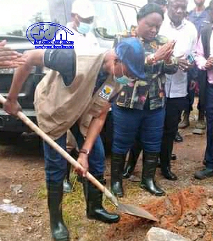 Kasaï-Central: Tharcisse Kabatusuila Gouverneur ai lance les travaux de lutte anti-érosive au Quartier Plateau