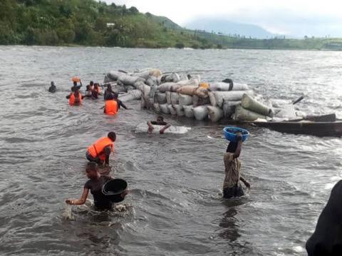 Fizi: un boat chavire sur le lac Kivu, plusieurs marchandises perdues