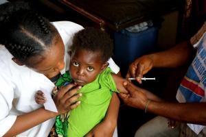 Nord-Kivu : des centaines d’enfants vaccinés contre la rougeole après dans la zone de santé de Musienene