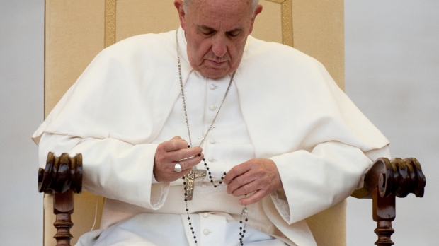 Pour la paix dans le monde: Le Pape François récite la prière du Rosaire avec tous les fidèles ce mardi à 18h