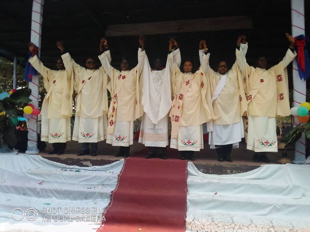 Kwilu : six diacres et un prêtre ordonnés dans le diocèse Kikwit