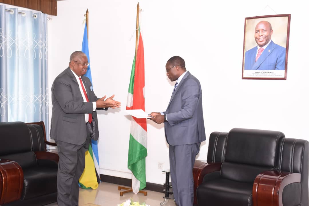 Burundi: La lettre de présentation du Chef du Bureau de liaison de la CEEAC remise aux autorités burundaises ( communiqué)