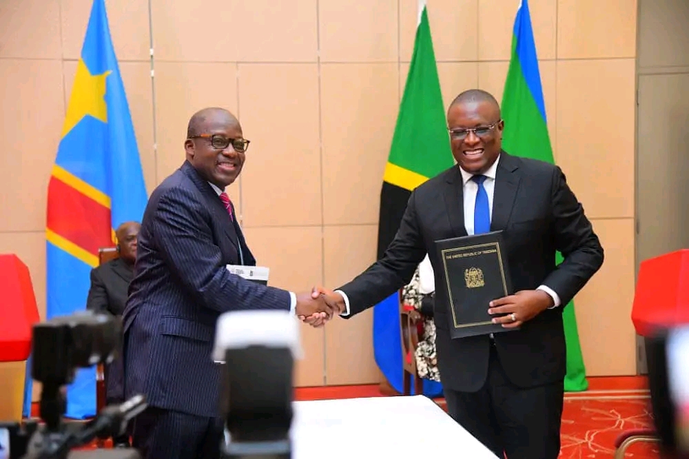 La RDC et la Tanzanie signent deux mémoranda d’entente dans les secteurs de transport et de télécommunications