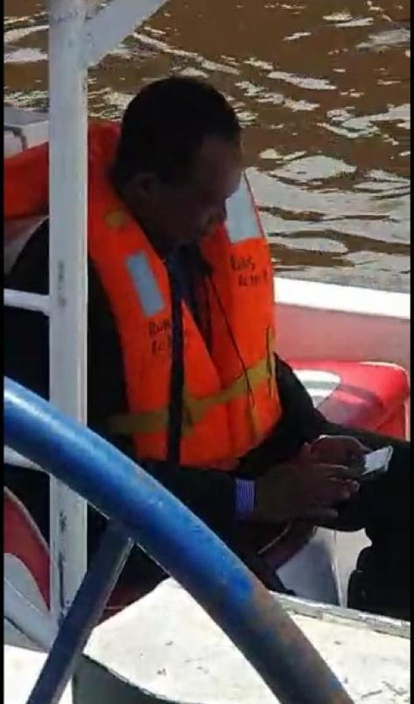 Expulsé, l’ambassadeur rwandais Vincent Karega a quitté Kinshasa à bord d’un canot rapide au beach Ngobila