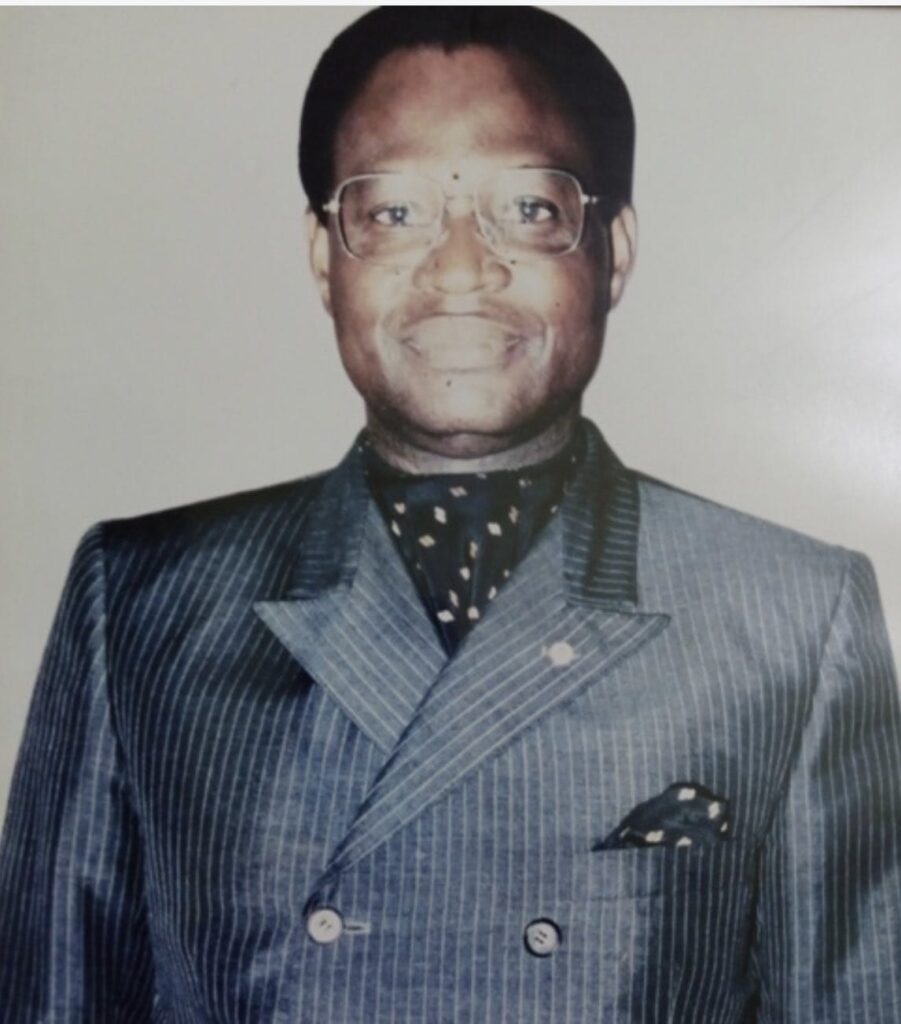 Le professeur Diomi Mawesa Pierre, médecin privé du feu Maréchal Mobutu ...