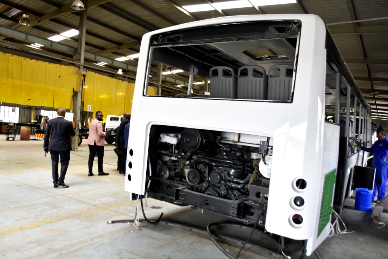 En Afrique du Sud, BUSMARK promet à Julien Paluku d’installer rapidement son usine de montage des bus dans la ZES de Maluku en RDC