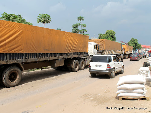 Des centaines des camions remorques prennent d’assaut la route Kinshasa-Matadi