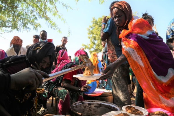 Soudan: après une suspension temporaire, le PAM reprend ses opérations humanitaires malgré le risque d’insécurité