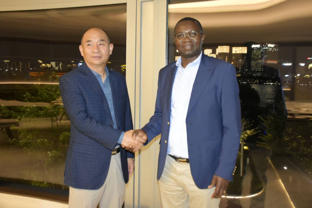 Après la Société CATL, Julien Paluku arrache le soutien de la société CIMOC à Shangai pour le développement de l’industrie des batteries électriques en RDC