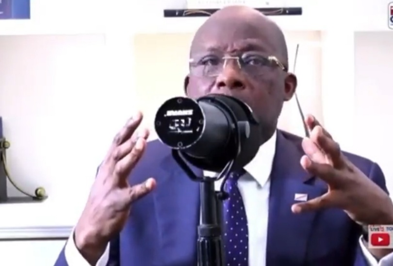 Casse-tête pour obtenir un passeport à Kinshasa: Le VPM Christophe Lutundula sollicite l’indulgence des congolais
