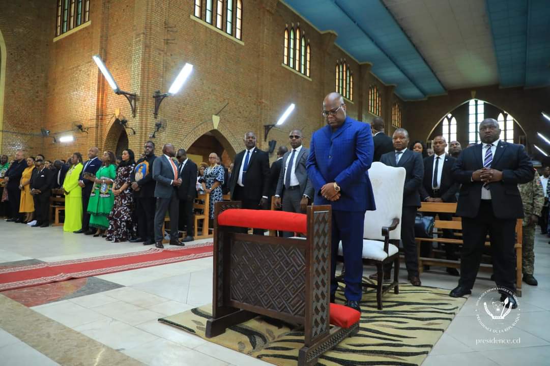 Félix Tshisekedi, à la messe de commémoration de la mort du Maréchal Mobutu avec les enfants du défunt président