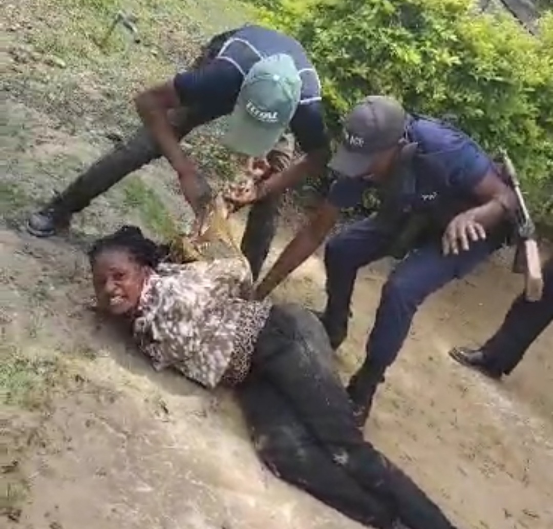 RDC : L’époux de la femme trainée à terre, tabassée et ligotée, un professeur de droit aux arrêts
