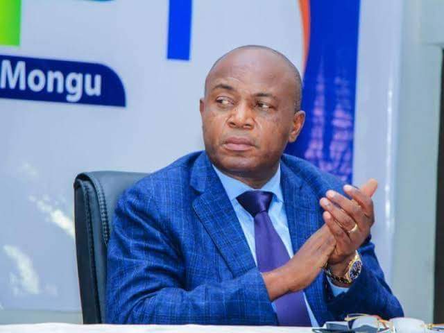Eclaboussé par l’assemblée provinciale de Kinshasa, Gentiny Ngobila déchu de ses fonctions de gouverneur