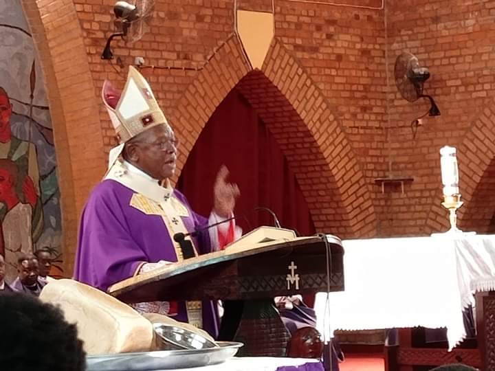 RDC-Guerre dans l’Est : le Cardinal Fridolin Ambongo demande au Parlement de donner plus de moyens à l’armée