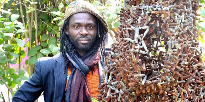 Le congolais, Freddy Bienvenu Tsimba décoré « Chevalier des Arts et des Lettres » en France