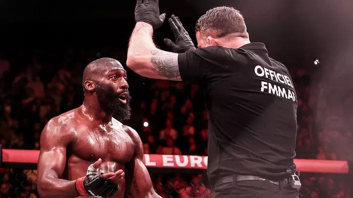 PFL/MMA: Après sa défaite contre Baki, pour arrêt du combat par l’arbitre, Cédric Doumbé crache, « C’est décevant, il n’y a pas eu de combat »