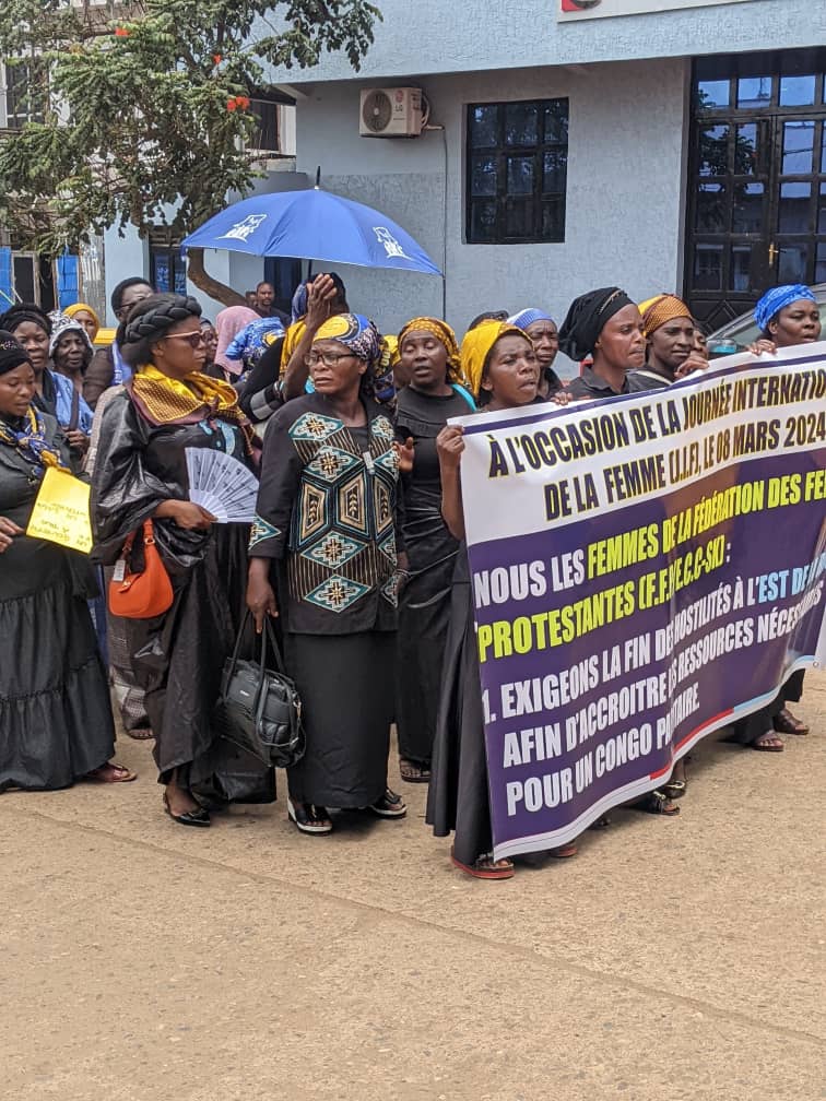 Célébration du 08 mars 2024 à Bukavu: Les femmes en tenue noire dans la rue en soutien aux victimes de la guerre à l’Est de la RDC