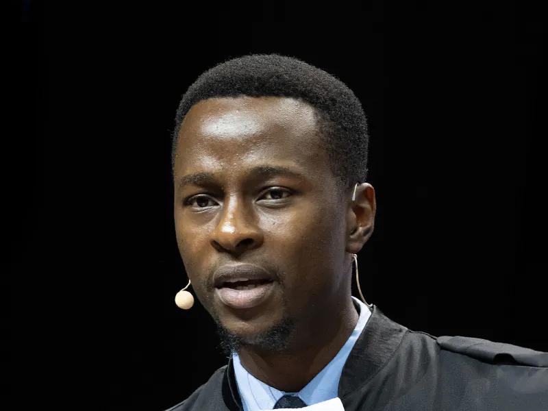 Culture : Don de Dieu Nyembo, avocat congolais inscrit au Barreau de Lubumbashi remporte un concours de plaidoirie en France
