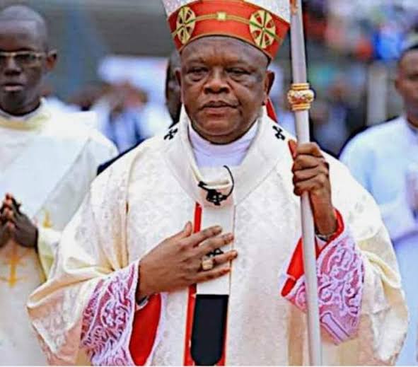La chancellerie de Kinshasa dénonce le traitement humiliant réservé au Cardinal Fridolin Ambongo à l’aéroport de ND’jili