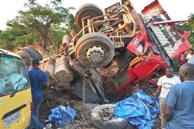 Accident de route près de Ndjili: Au moins 20 personnes perdent la vie