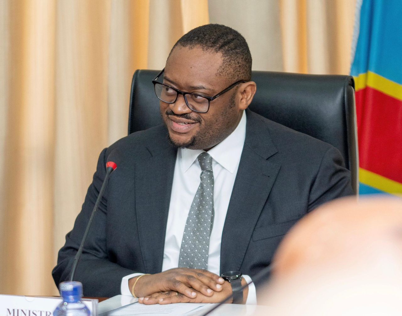 RDC : Le ministre des Finances Doudou Fwamba s’engage à payer les agents de l’État avant le 28e jour du mois