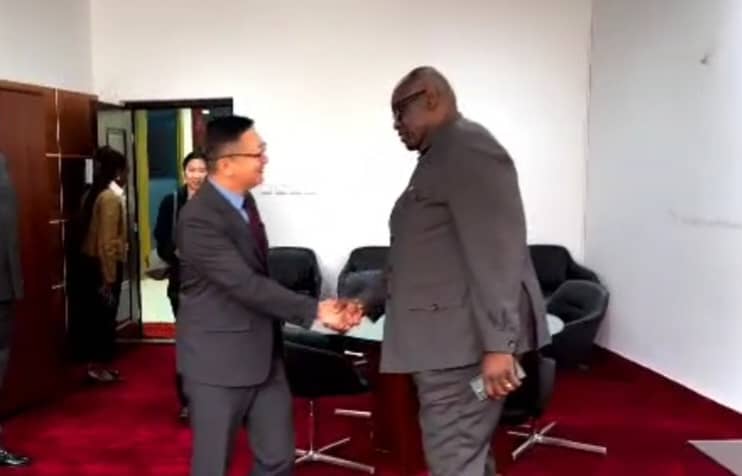 Mines : Louis Watum engage déjà la coopération avec la Chine dès son premier jour au ministère